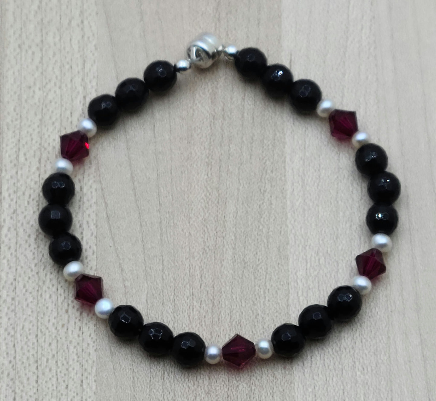 Scarlet, Black & FW Pearl Bracelet