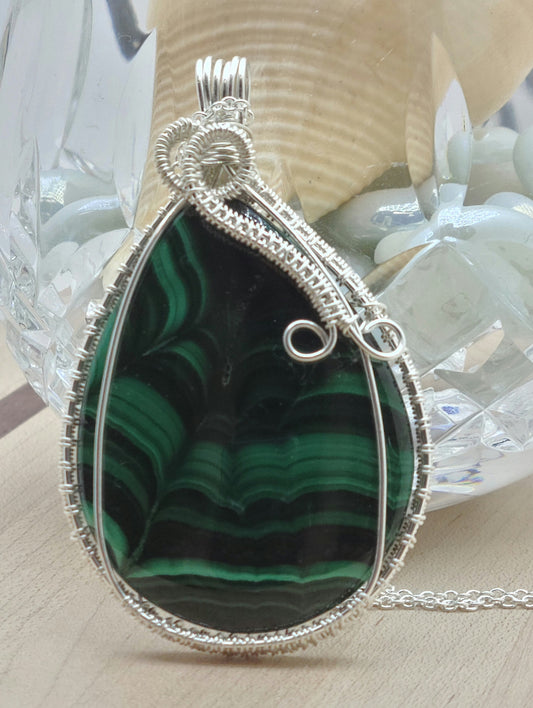 Woven Wire Malachite w/Silver Fill Frame