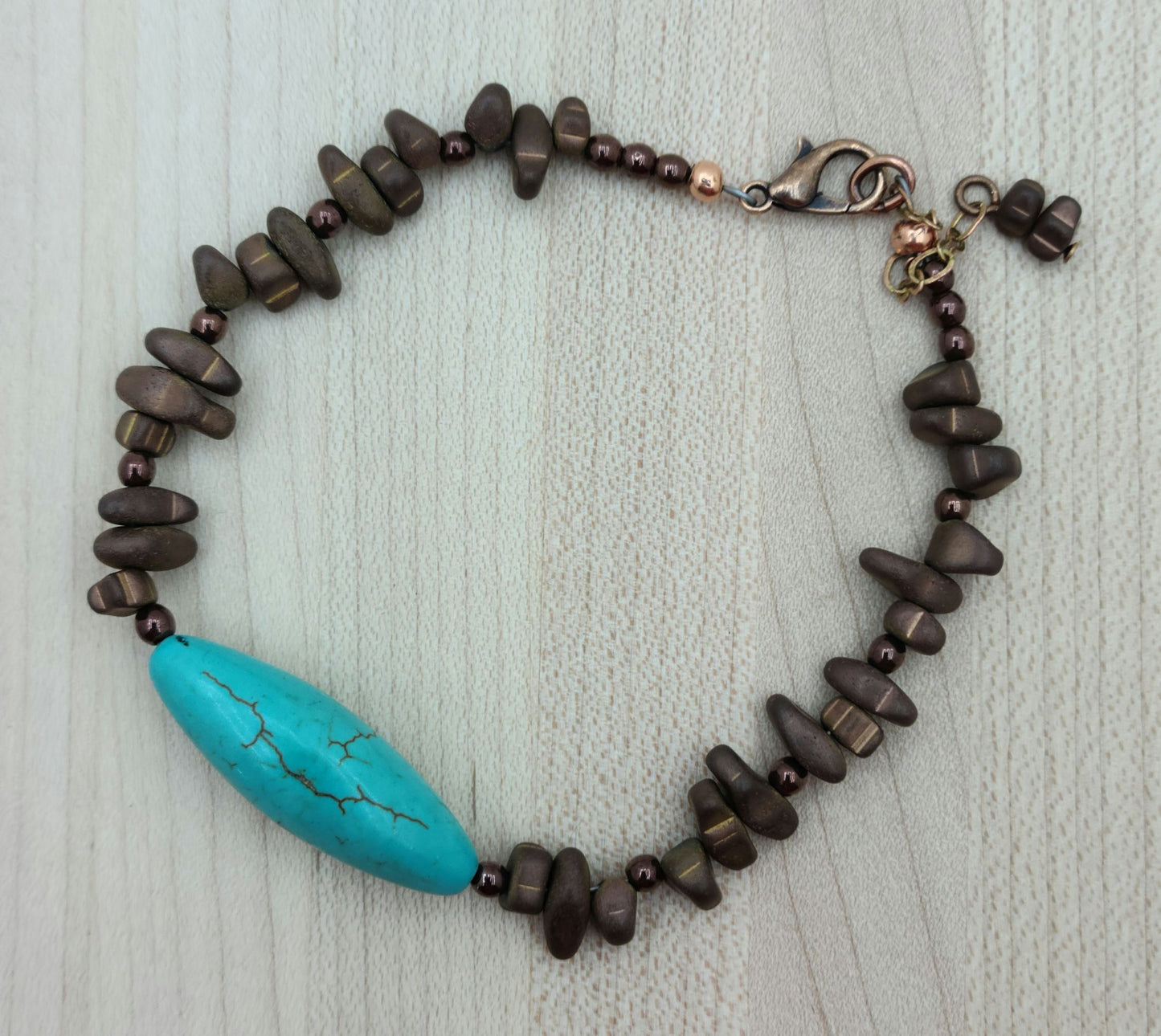 Turquoise Howlite Tubes & Hematite mat bronze chips Bracelet