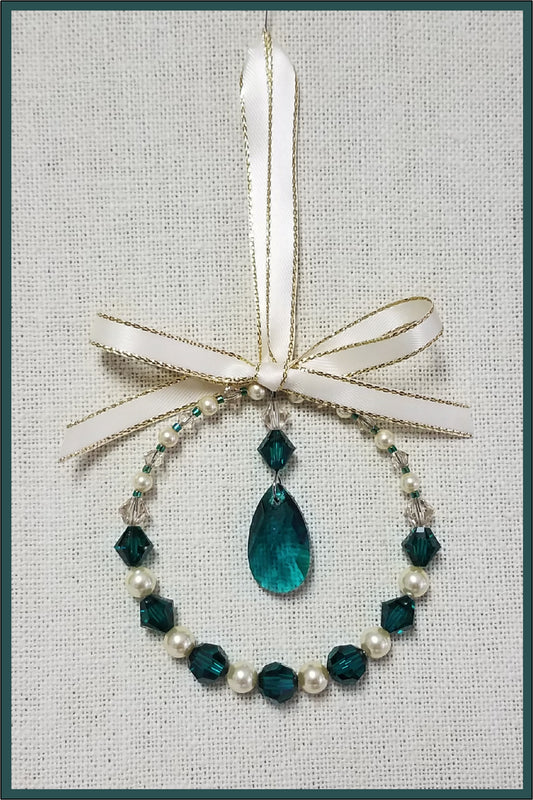 2020  Emerald & Light Silk Crystal & Light Gold Crystal Pearl Wreath Ornament