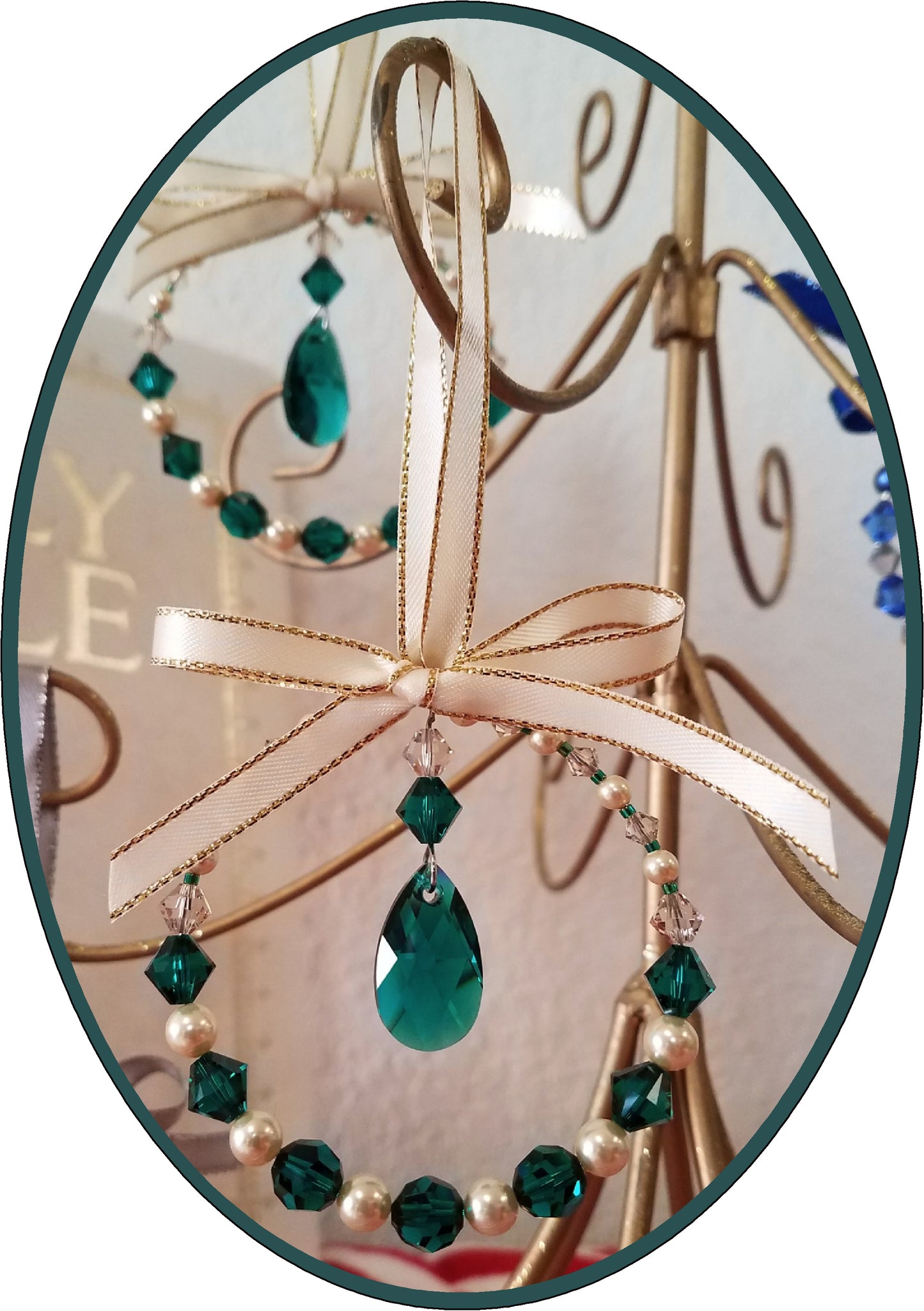 2020 Emerald & Light Silk Crystal & Light Gold Crystal Pearl Wreath Ornament