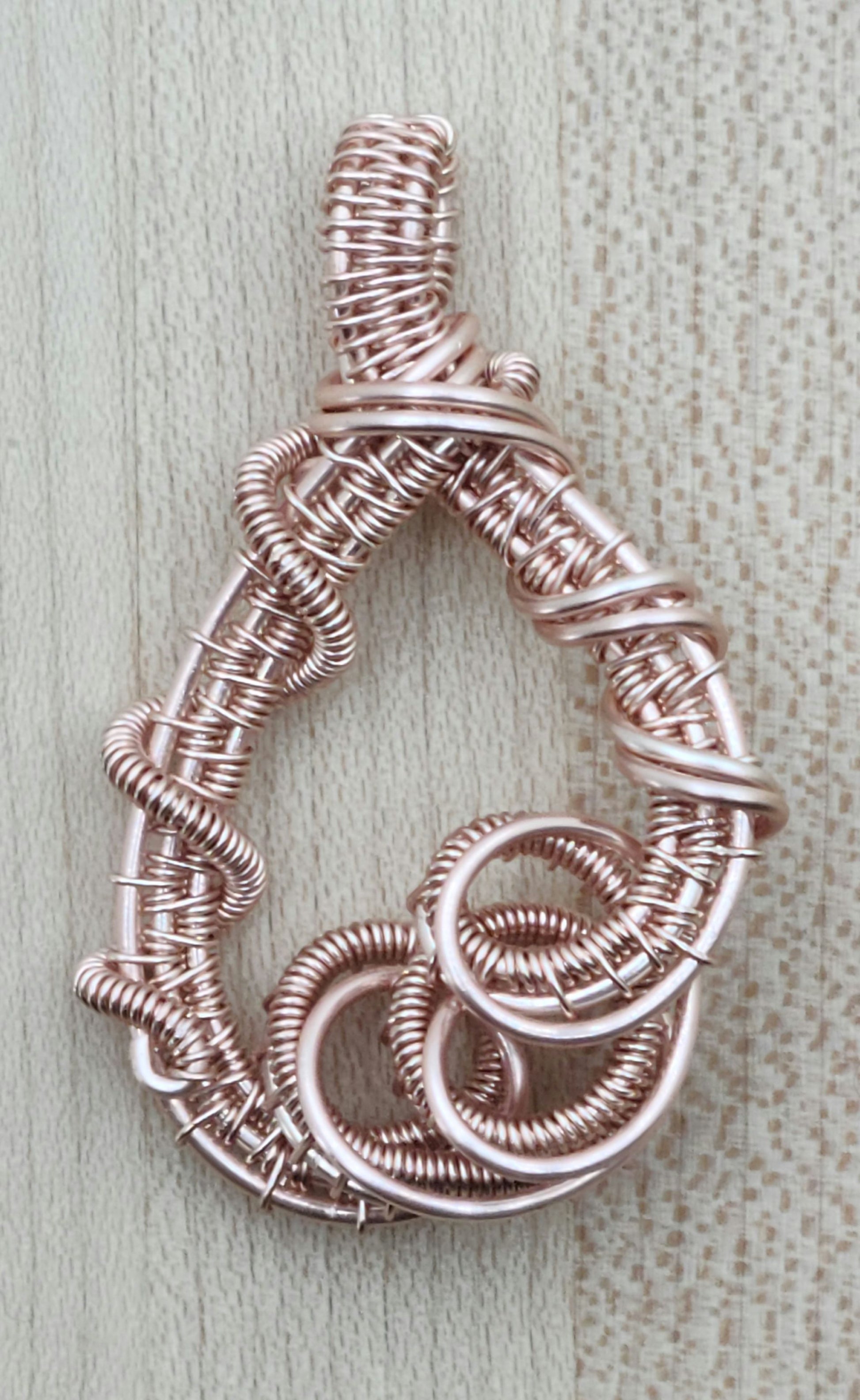 Woven Wire Rose Gold Swirls Pendat