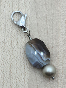 Zipper Pull - Striated Botswana & crystal pearl