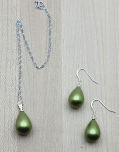 Fern Green Teardrop Shell Pearl necklace & earrings