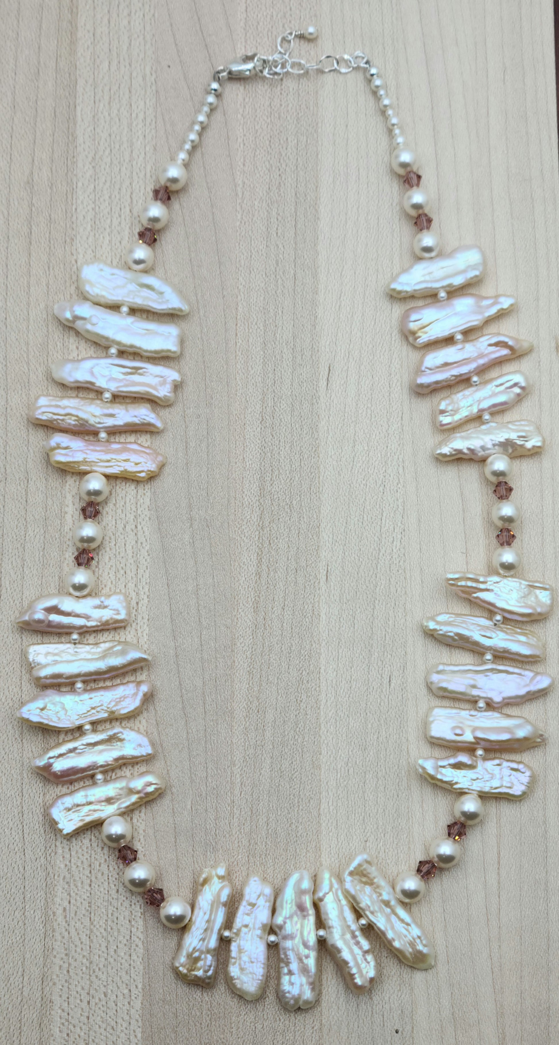 lustrous biwa freshwater pearl & rose crystal necklace.