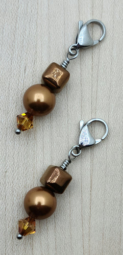 Zipper Pull - Copper colored crystal pearl & Crystal