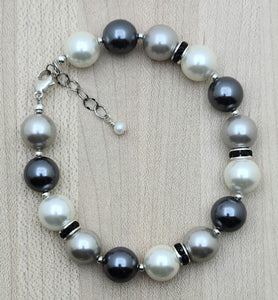 These large shell pearls of silver, white & black are SOOooo pretty! Bracelet