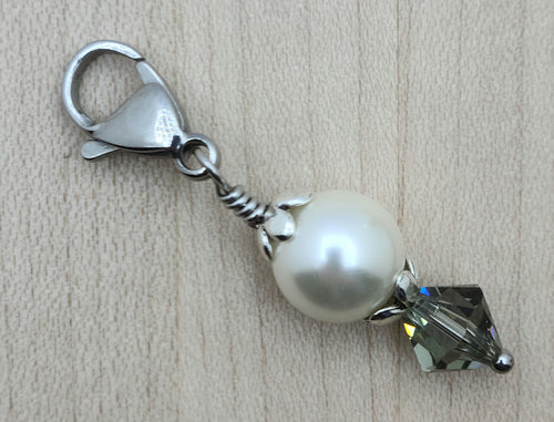 Zipper Pull - White Shell Pearl & Crystal