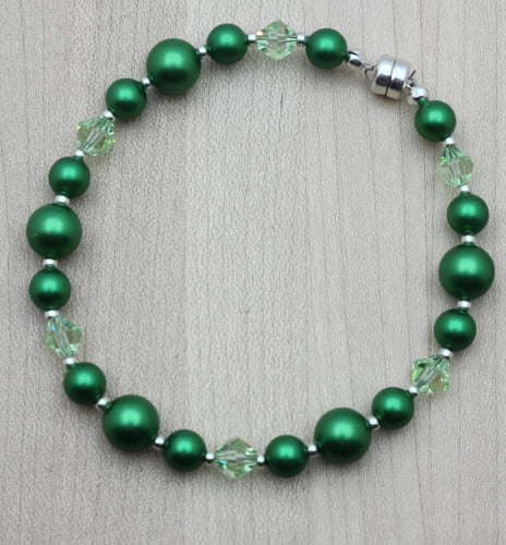 Verdant Green Crystal & Crystal Pearl Bling Bracelet with magnetic clasp