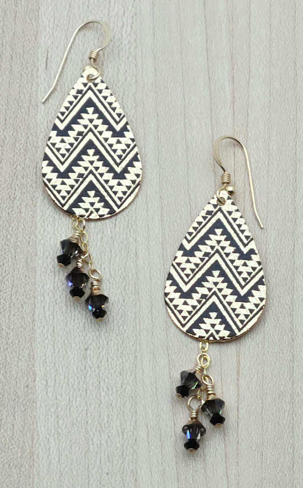 Very striking black & gold zig-zags reflect Moroccan woven designs.