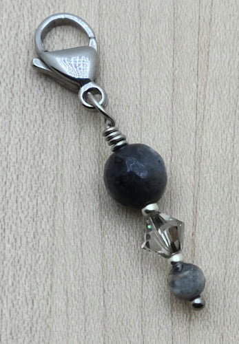 Zipper Pull - Black Labradorite