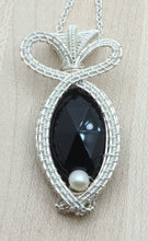 Woven Wire Onyx & FW Pearl Pendant