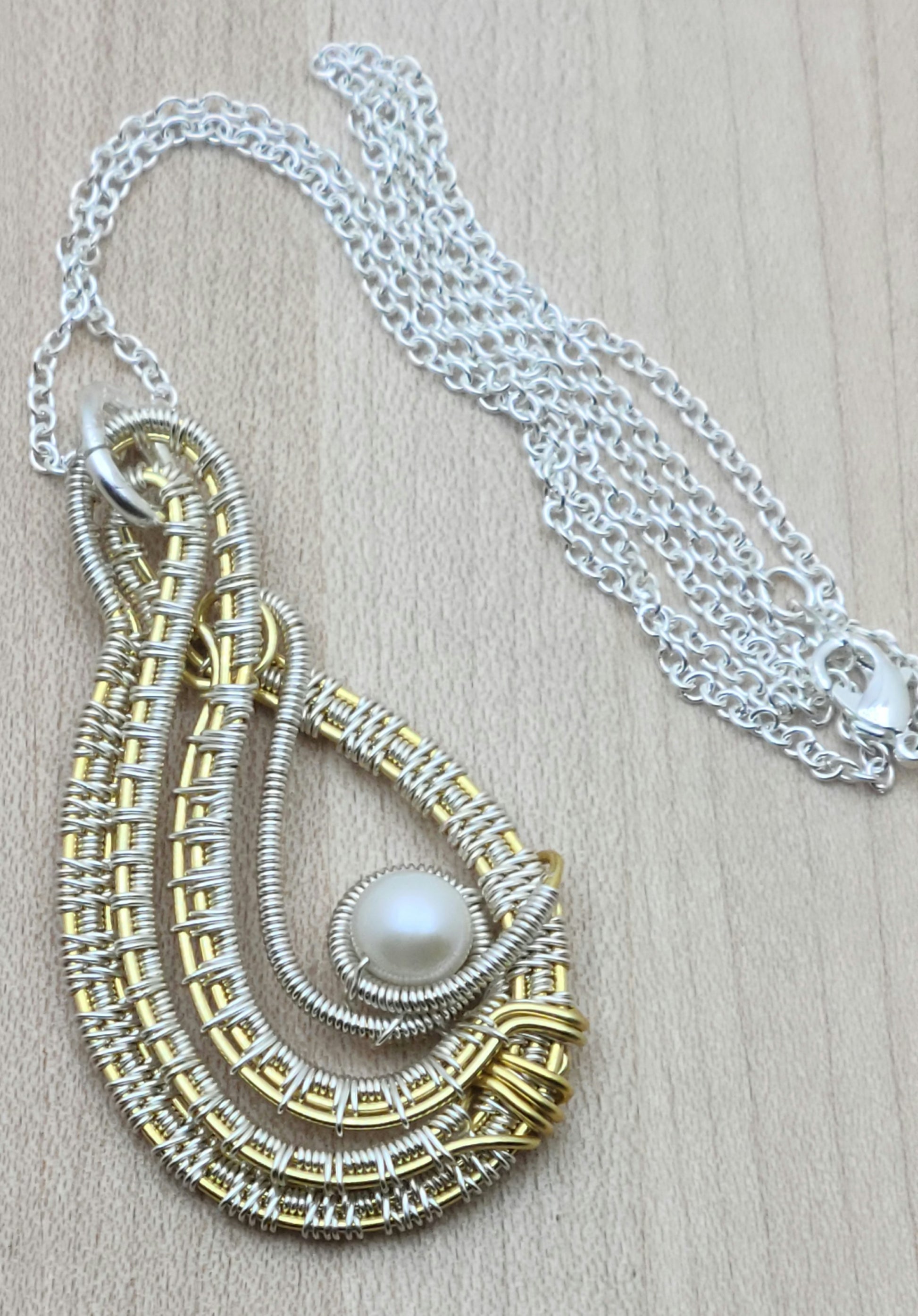 FW Pearl in  Woven Wire Silver & Gold Teardrop