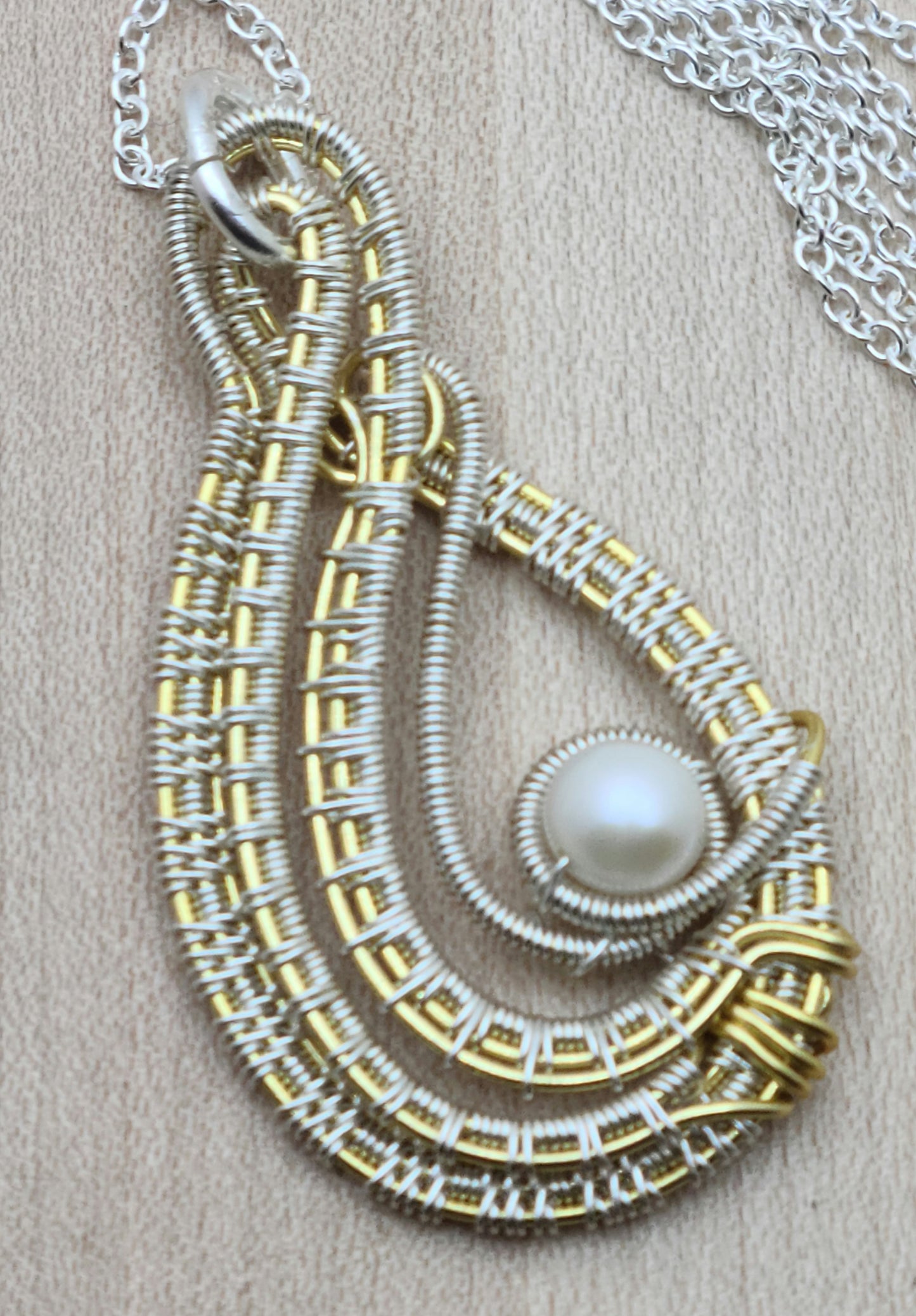 FW Pearl in  Woven Wire Silver & Gold Teardrop