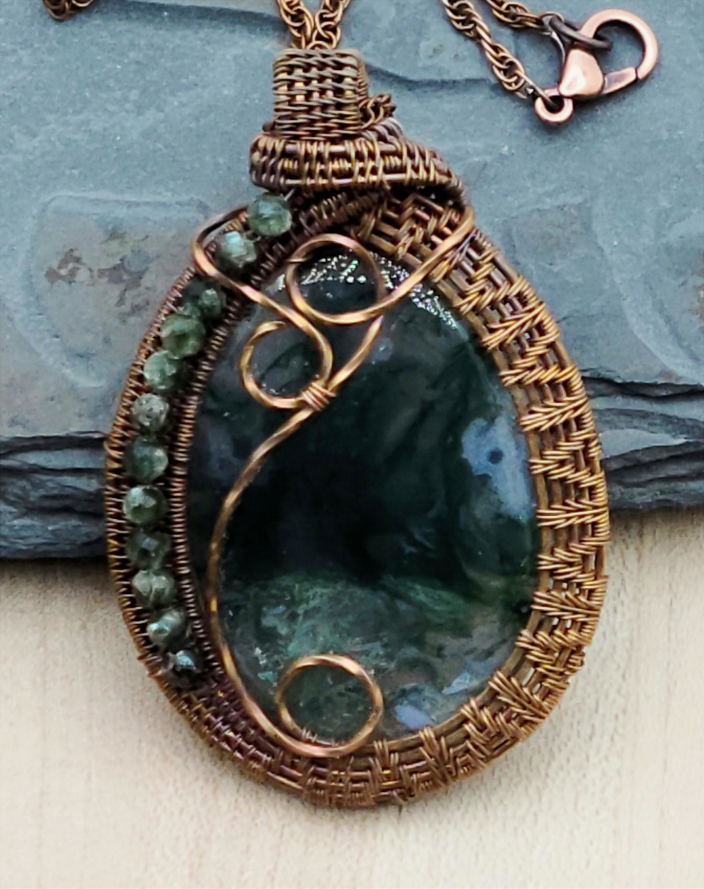 Woven Wire Moss Agate