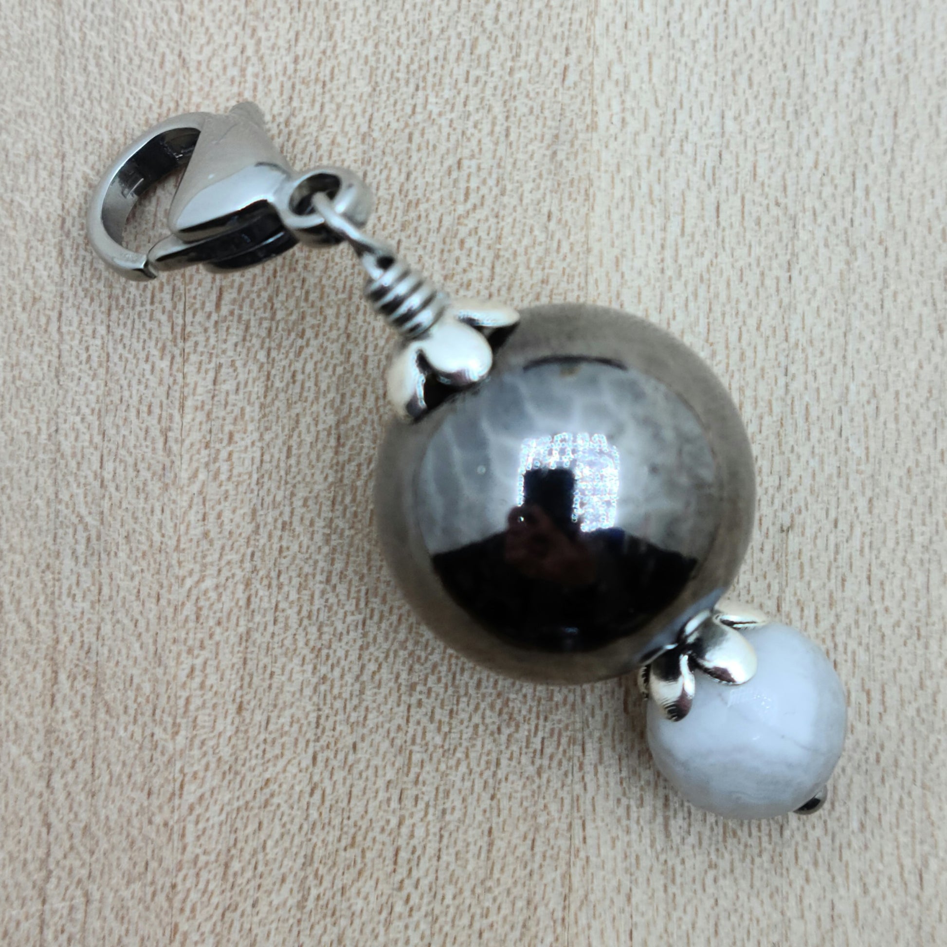 Zipper Pull - Gunmetal & White