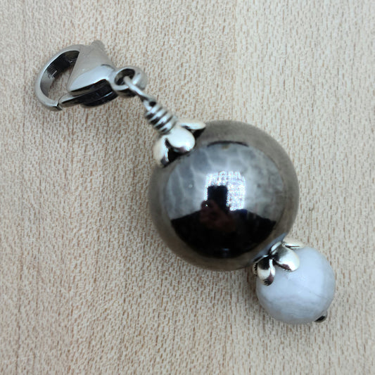 Zipper Pull - Gunmetal & White