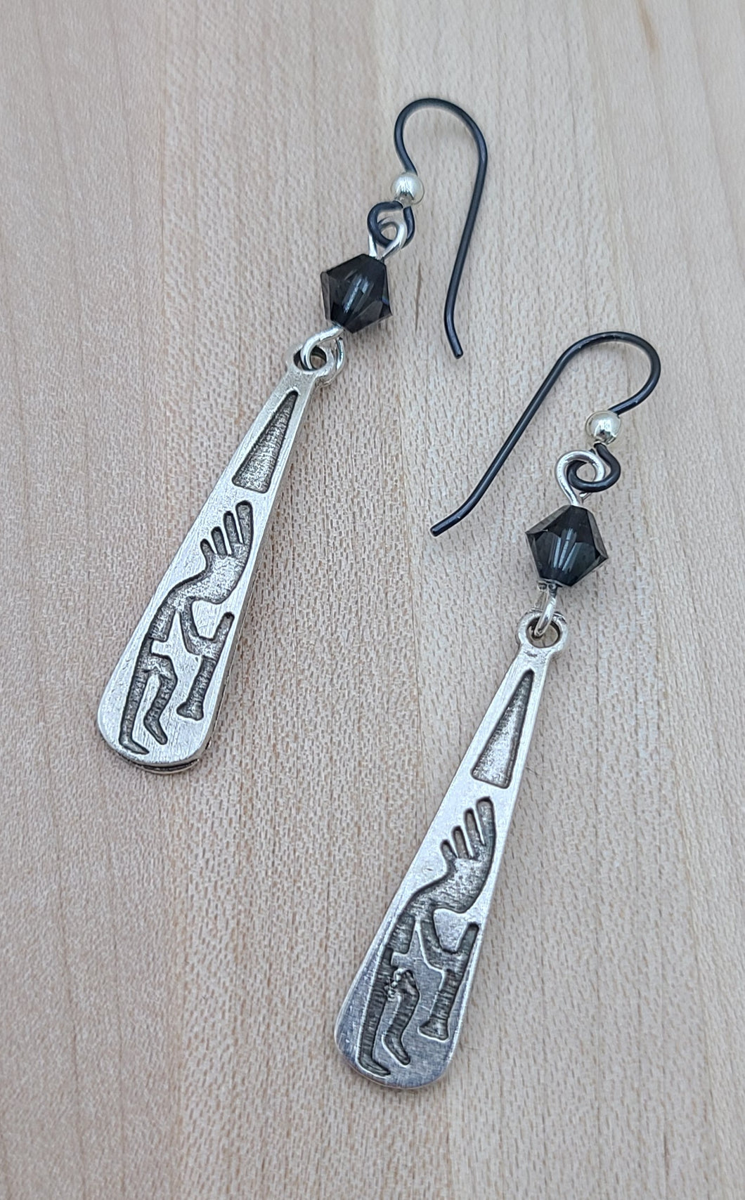 Celebrate the popular love of Kokopelli with these lead and nickel free pewter & crystal* earrings! 2 1/2