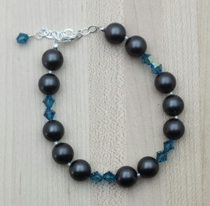 Matte Black Shell Pearl & Turquoise bracelet