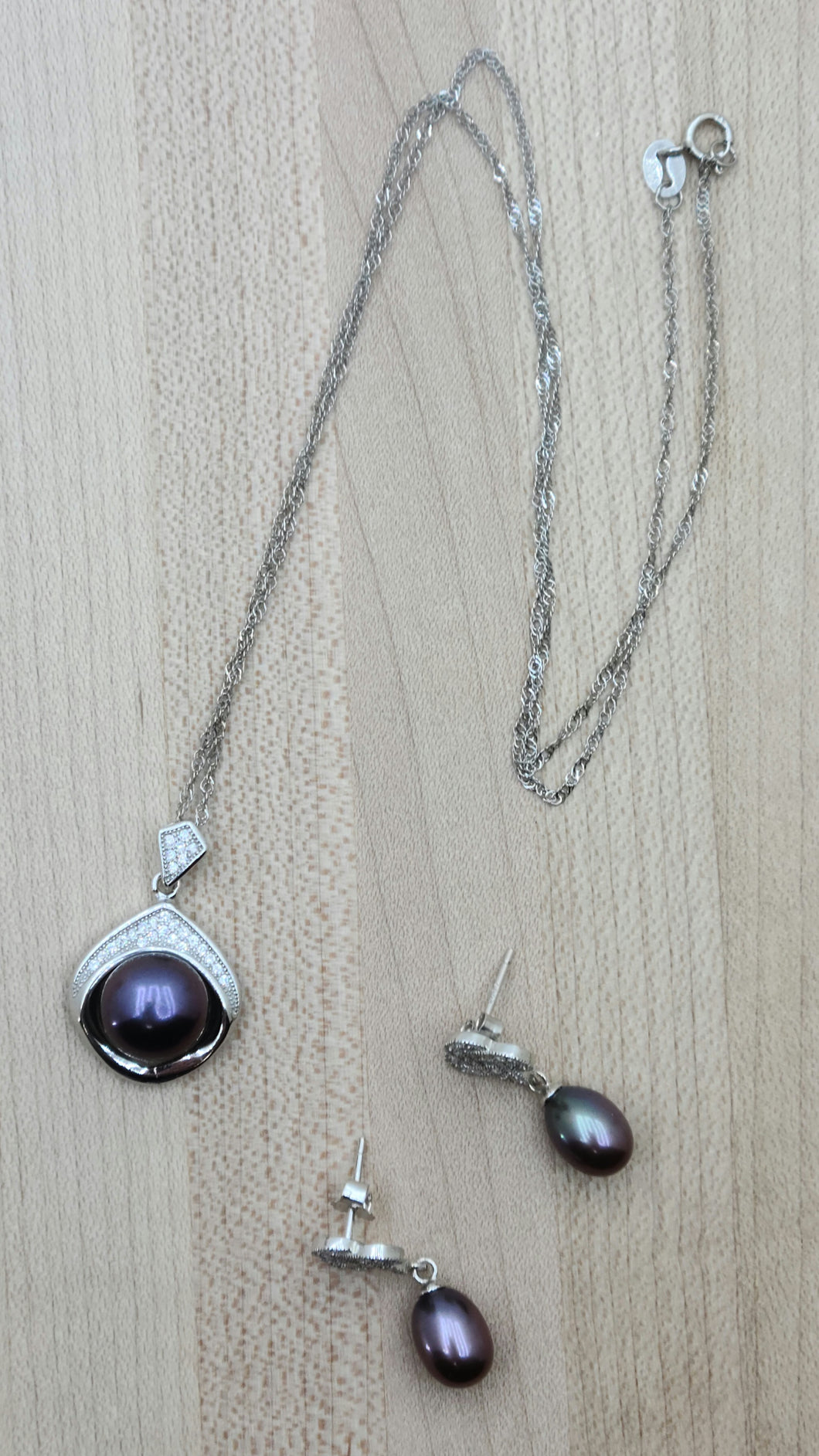 'Black' Pearl Necklace & Earrings